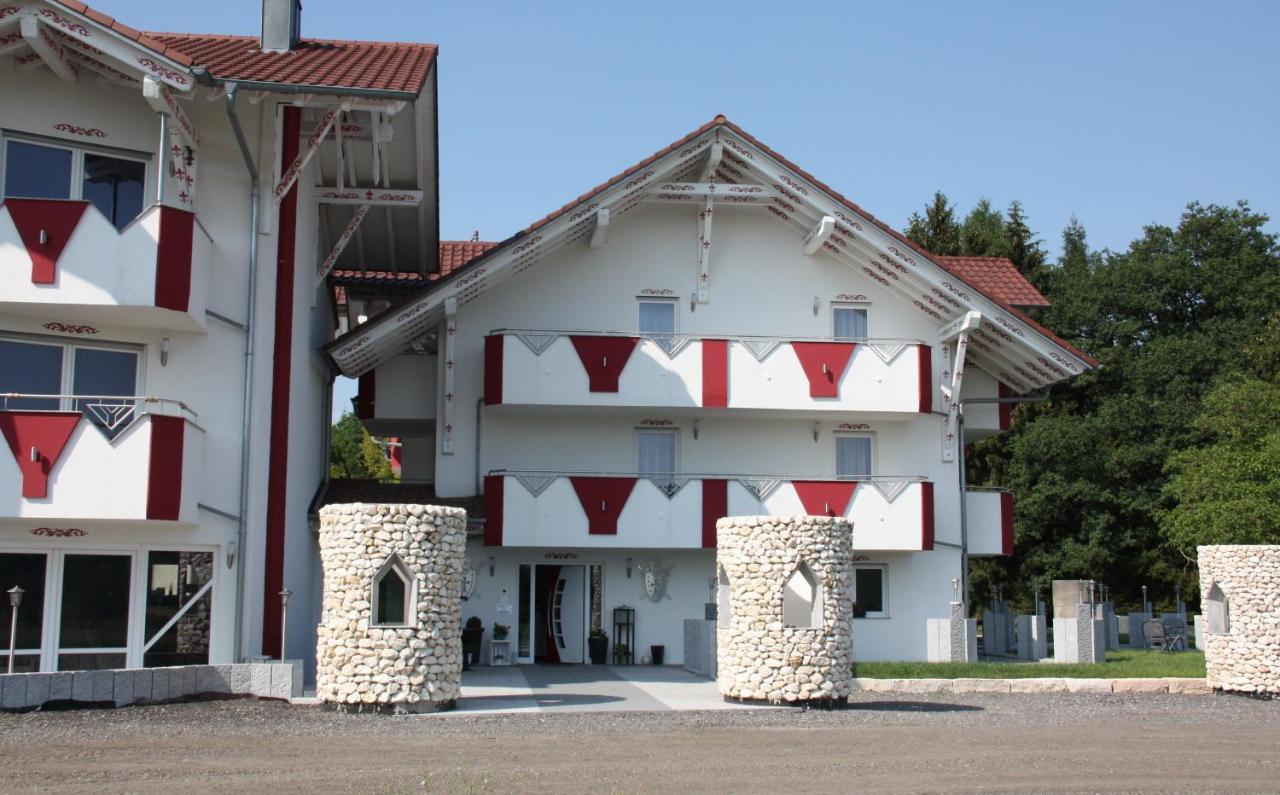 Zum Kreuzritter Aparthotel Wuestenrot Екстериор снимка