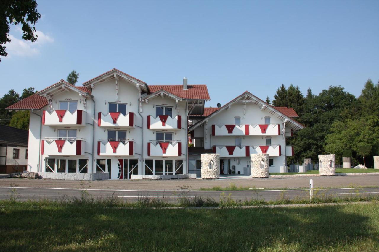 Zum Kreuzritter Aparthotel Wuestenrot Екстериор снимка