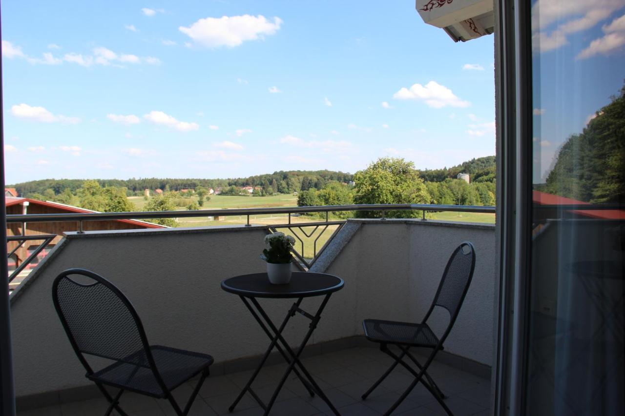 Zum Kreuzritter Aparthotel Wuestenrot Екстериор снимка