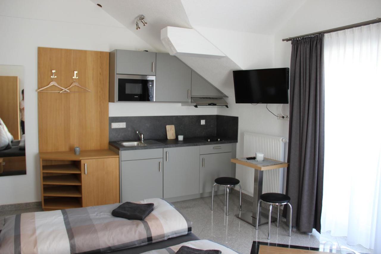 Zum Kreuzritter Aparthotel Wuestenrot Екстериор снимка