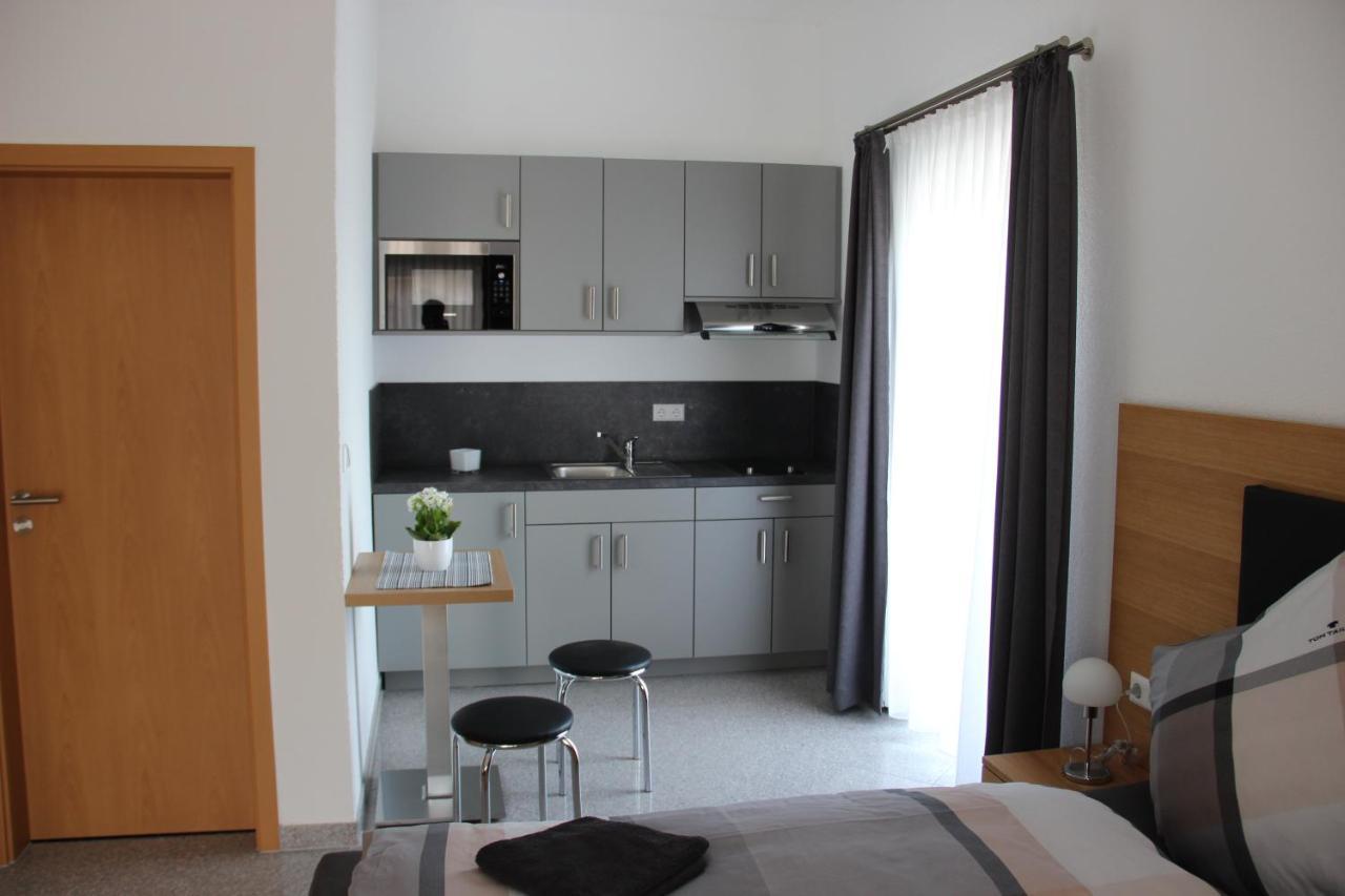 Zum Kreuzritter Aparthotel Wuestenrot Екстериор снимка