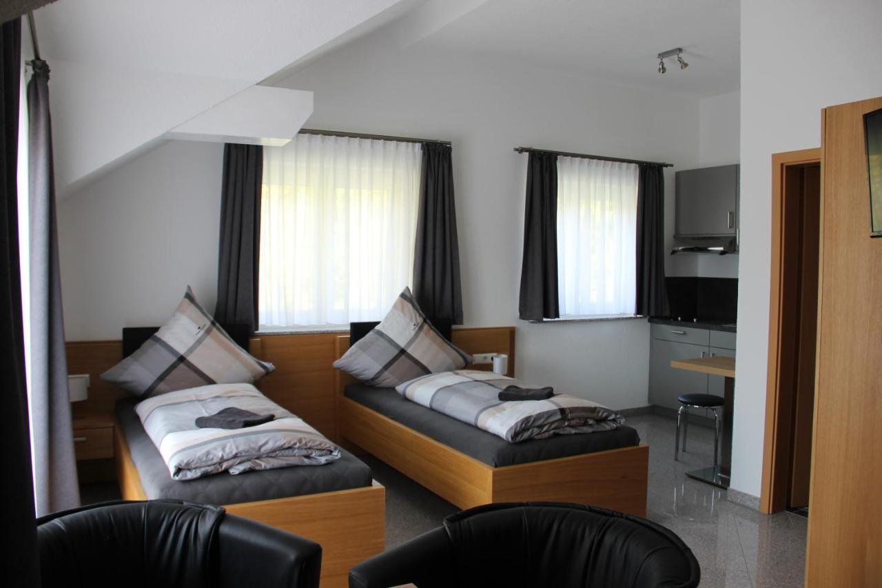 Zum Kreuzritter Aparthotel Wuestenrot Екстериор снимка